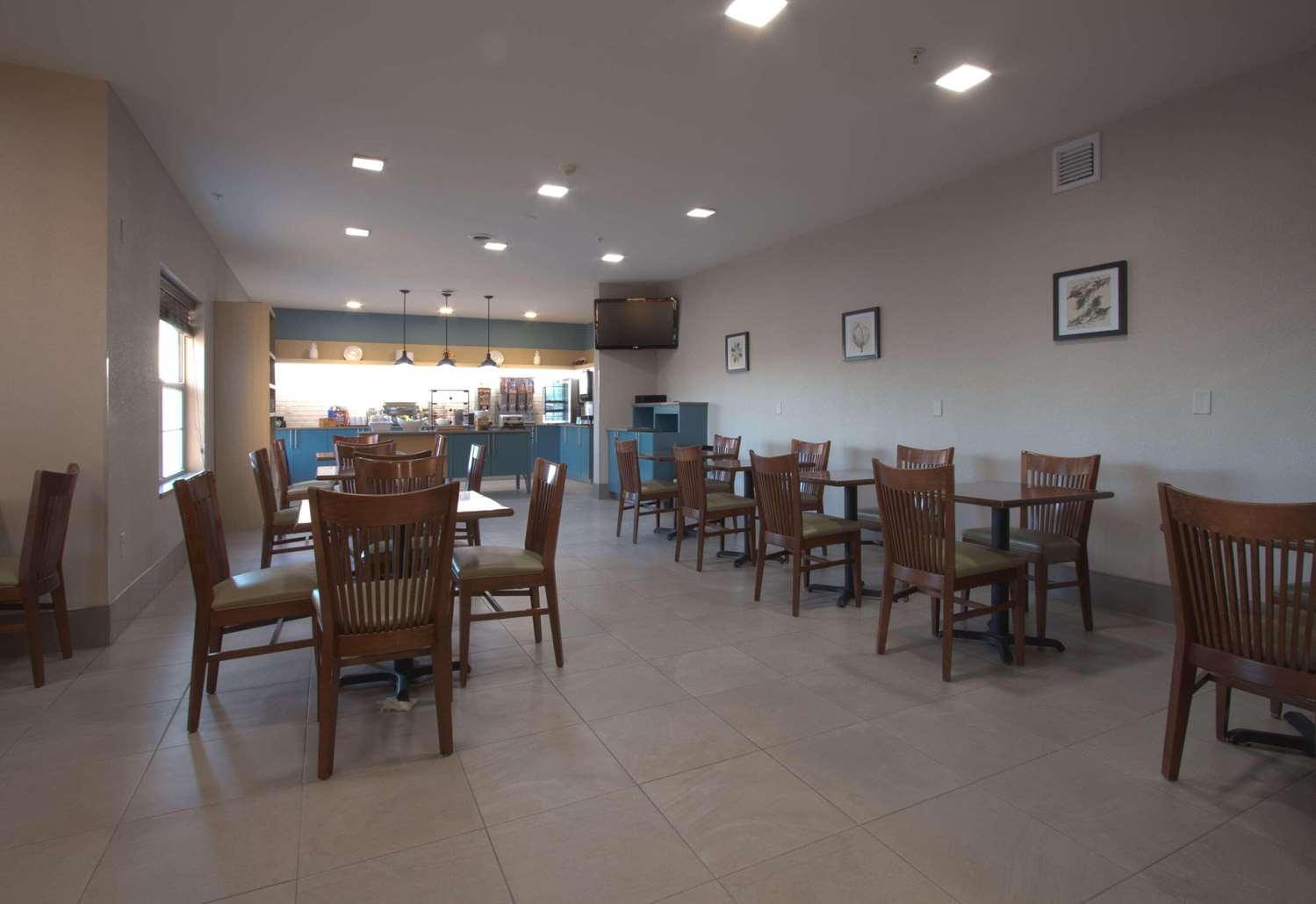 Country Inn & Suites by Radisson, Moline Airport 20/28