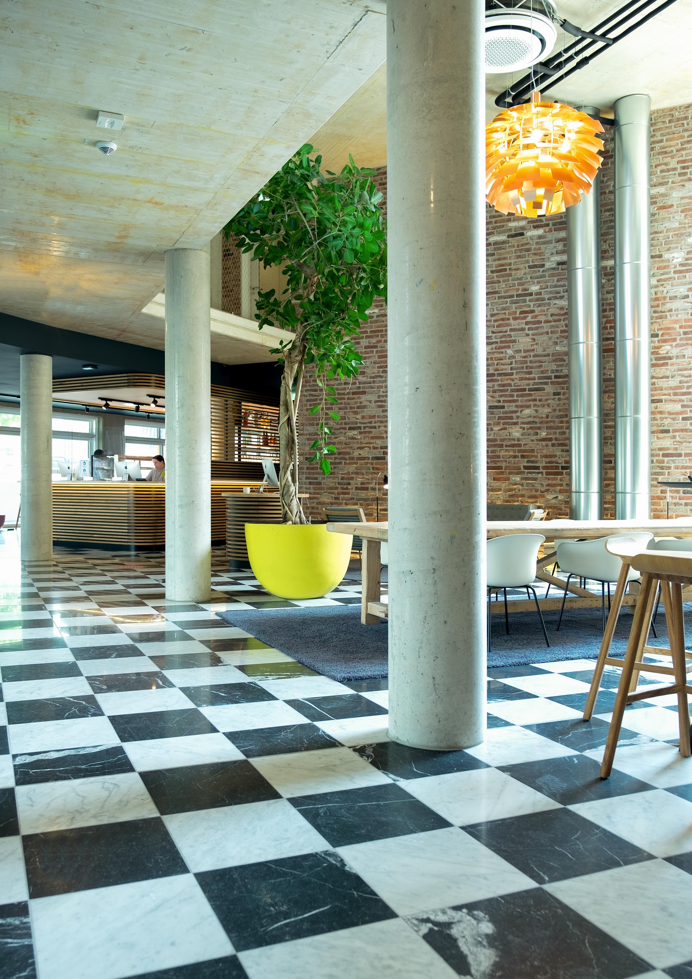 Flowers Hotel Essen 57/62