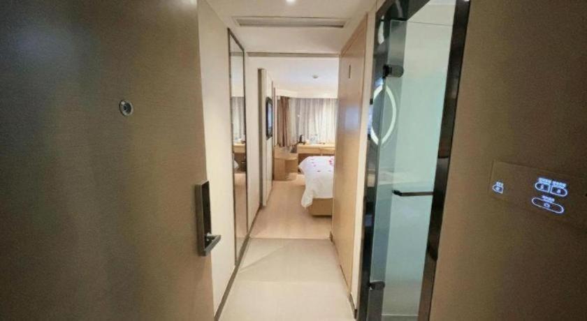 Lavande Hotels Shanghai Railway Station 44/48