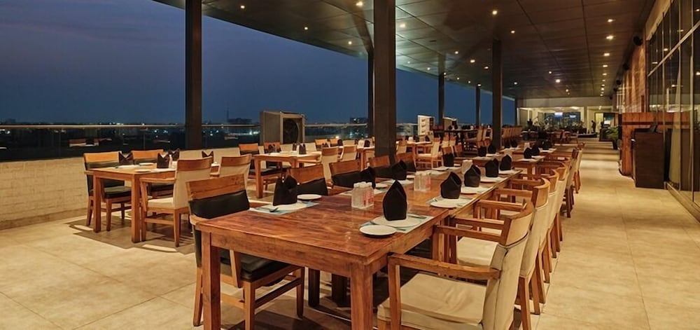 Hotel Sayaji Raipur 45/73