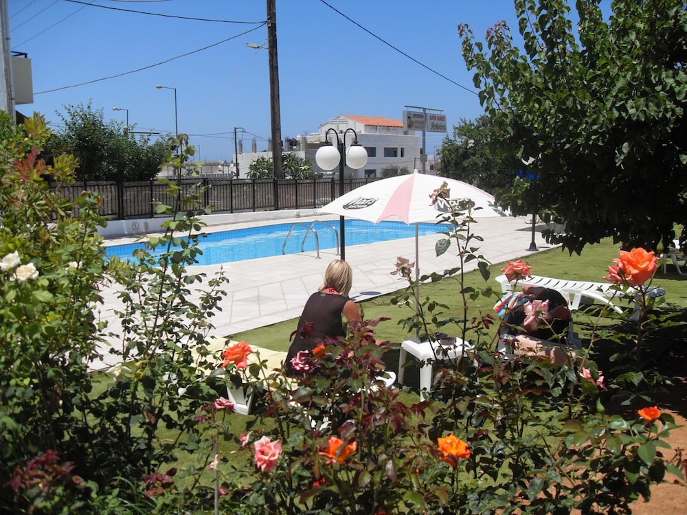 Iraklis Apartments 46/50