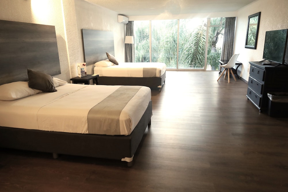 Grand Vista Cuernavaca 15/50