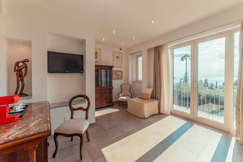 Villa Paradiso 31/64
