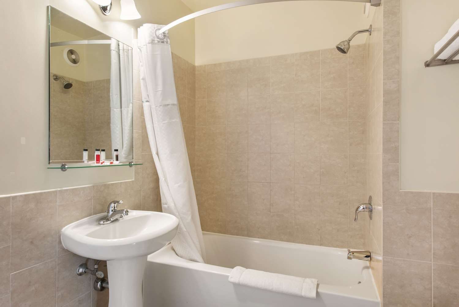Travelodge By Wyndham Downtown Chicago 33/34