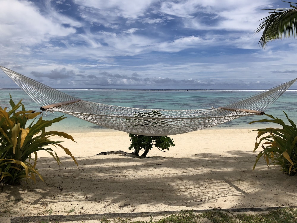 Motu Beachfront Art Villas 26/65