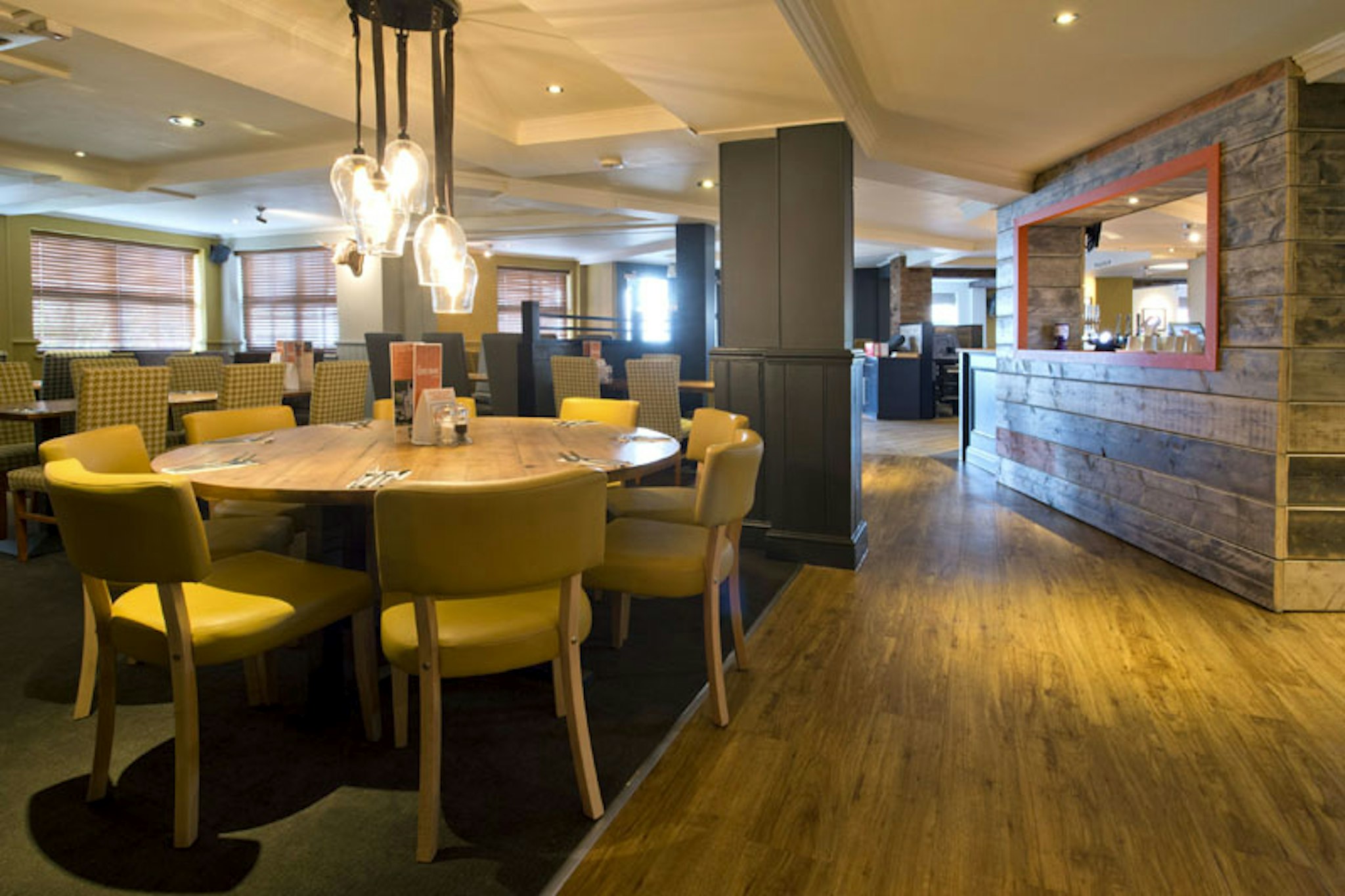 Premier Inn London Romford (Mercury Gardens) 31/37