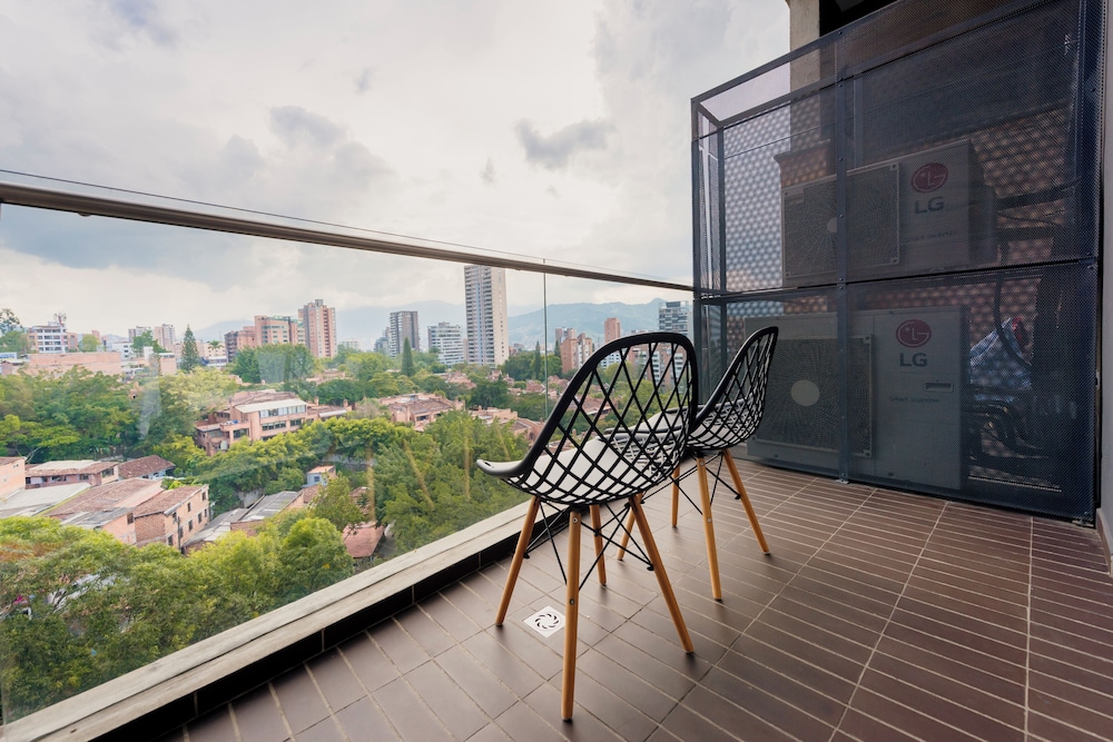 LETTERA HOTEL 27/50