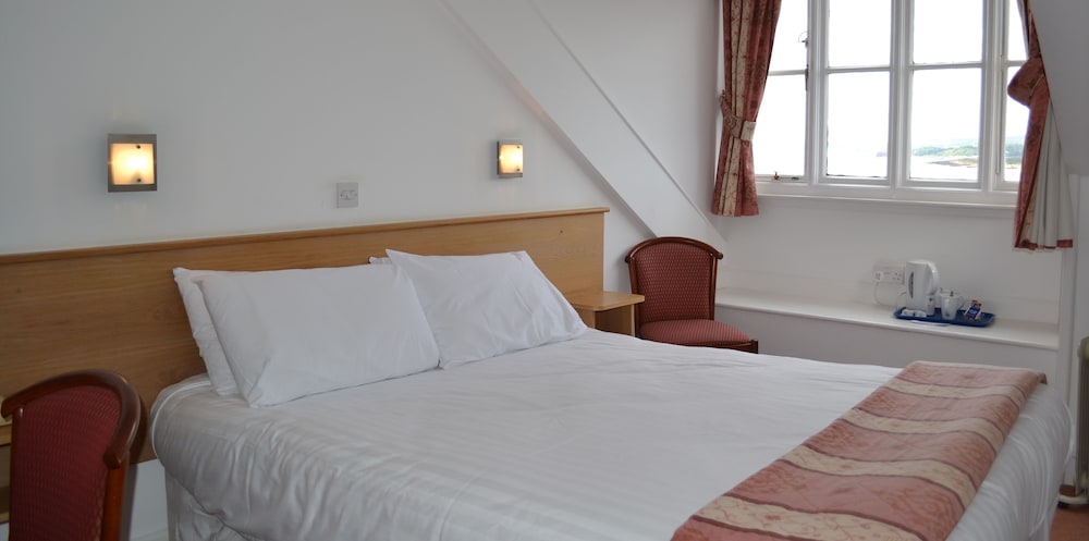 THE MANOR HOTEL 17/71