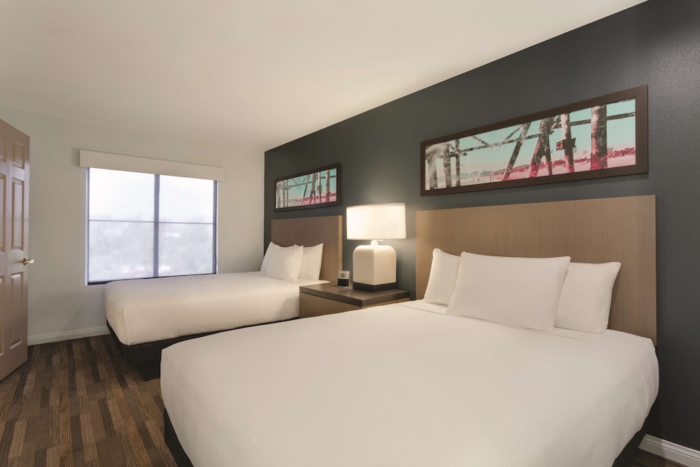 Hyatt House Cypress Anaheim 11/72