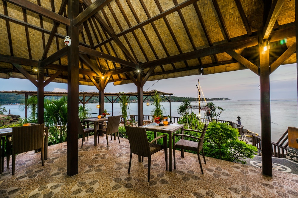 Laguna Reef Huts 48/70