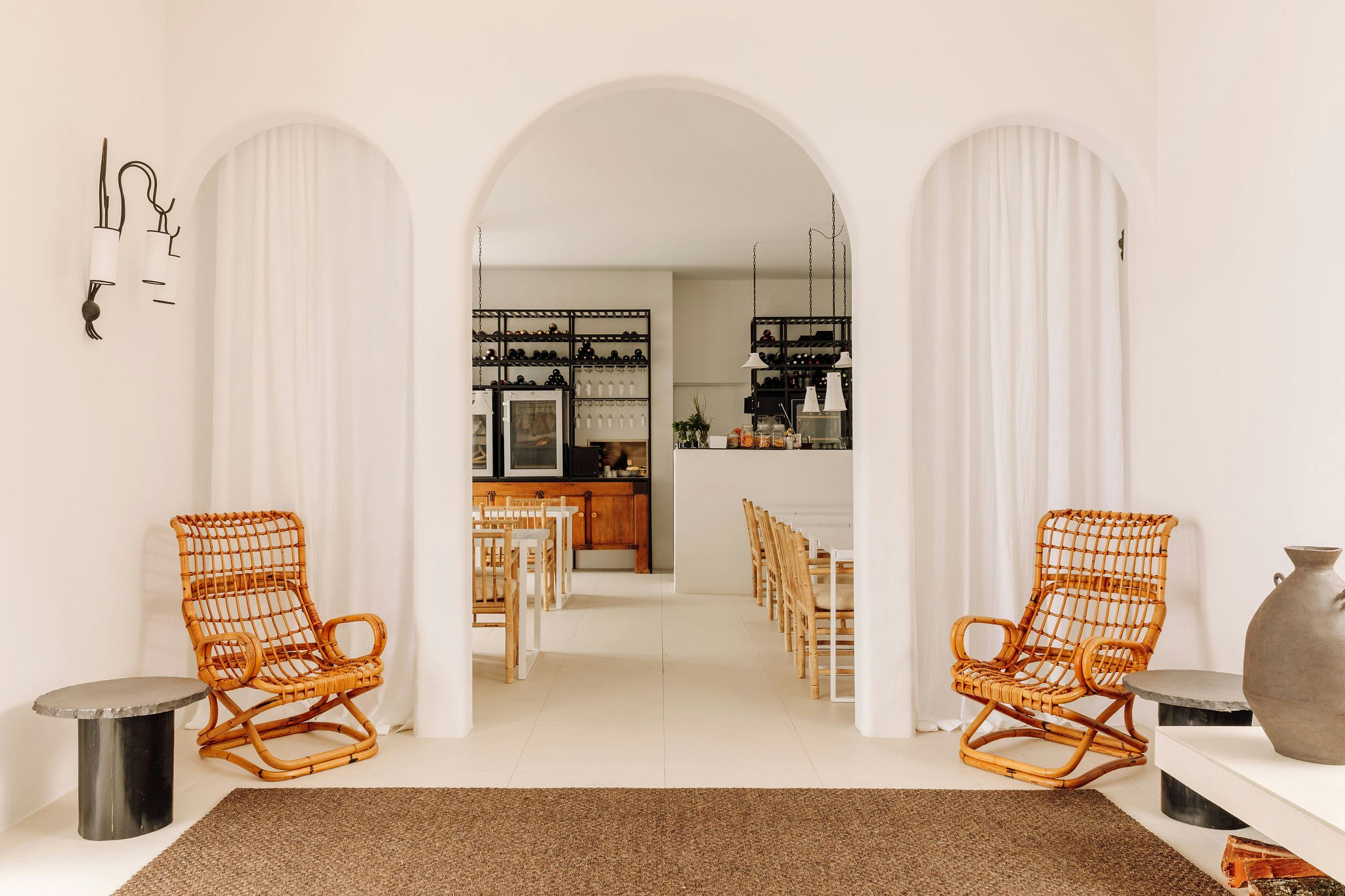 White Exclusive Suites And Villas 18/38