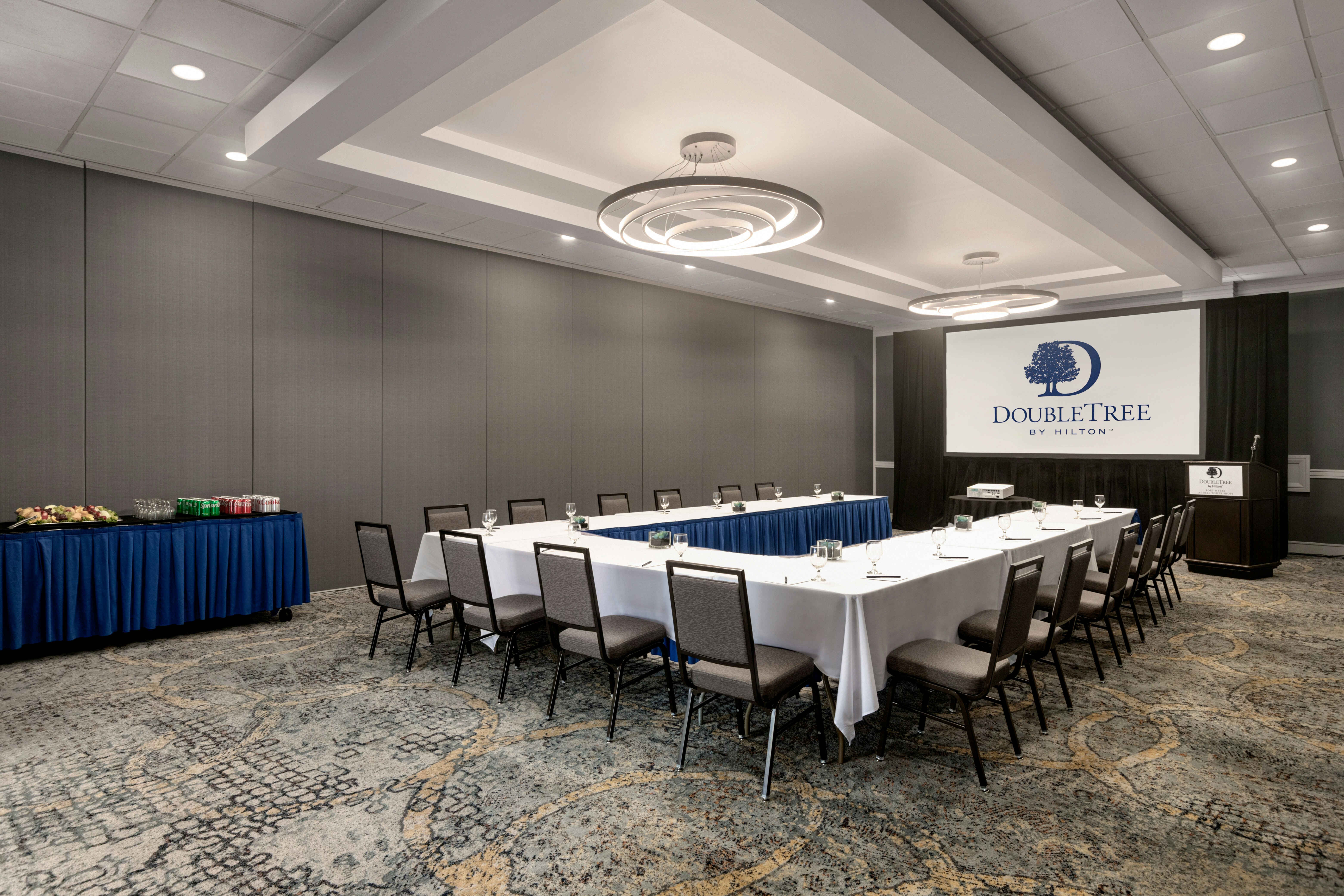 DoubleTree by Hilton Fort Myers at Bell Tower Shops 45/53