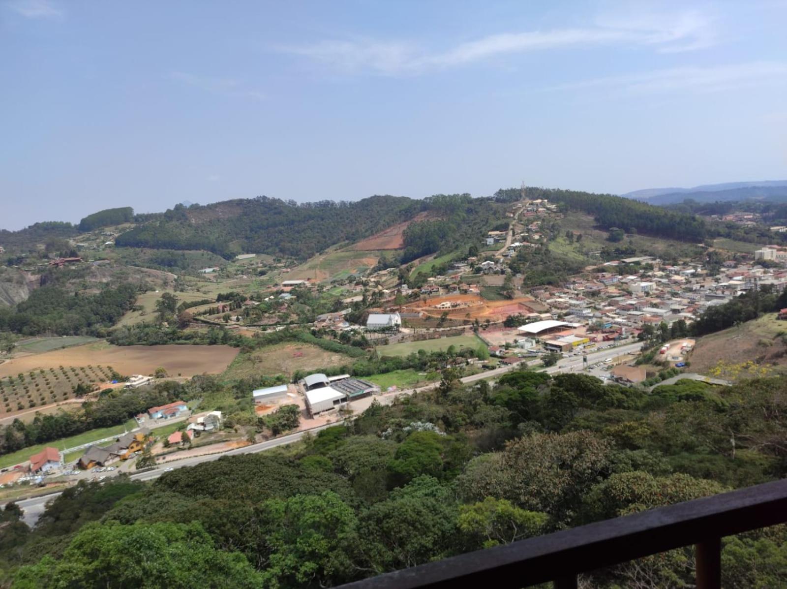 Suíte Condomínio Vista Azul - Pedra Azul 46/50