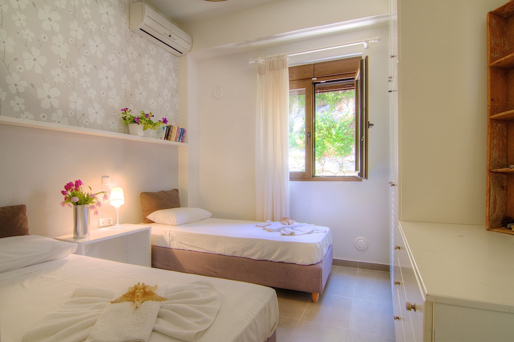 Villa Ikaros 7/50