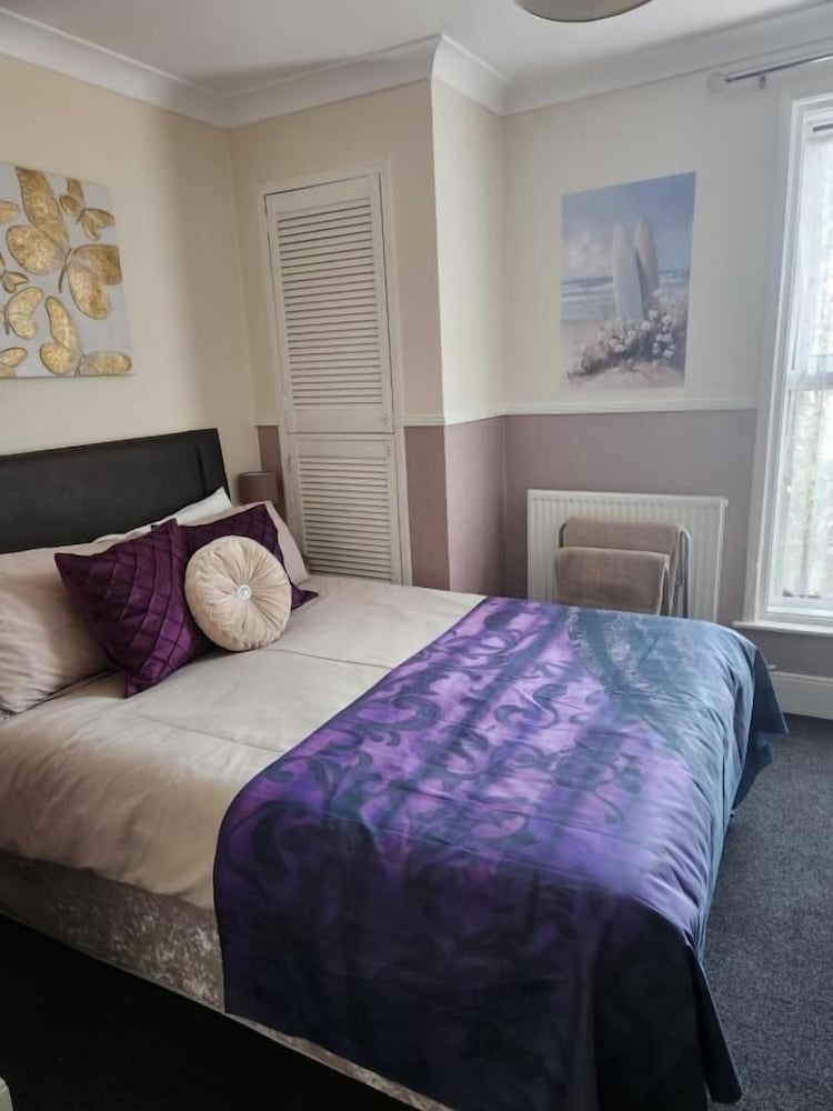 OYO Twins Palms Guest House 14/59