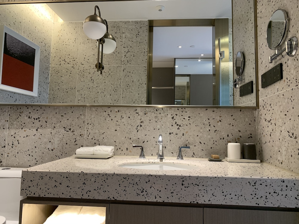 Hankou Kingdom Hotel 49/50