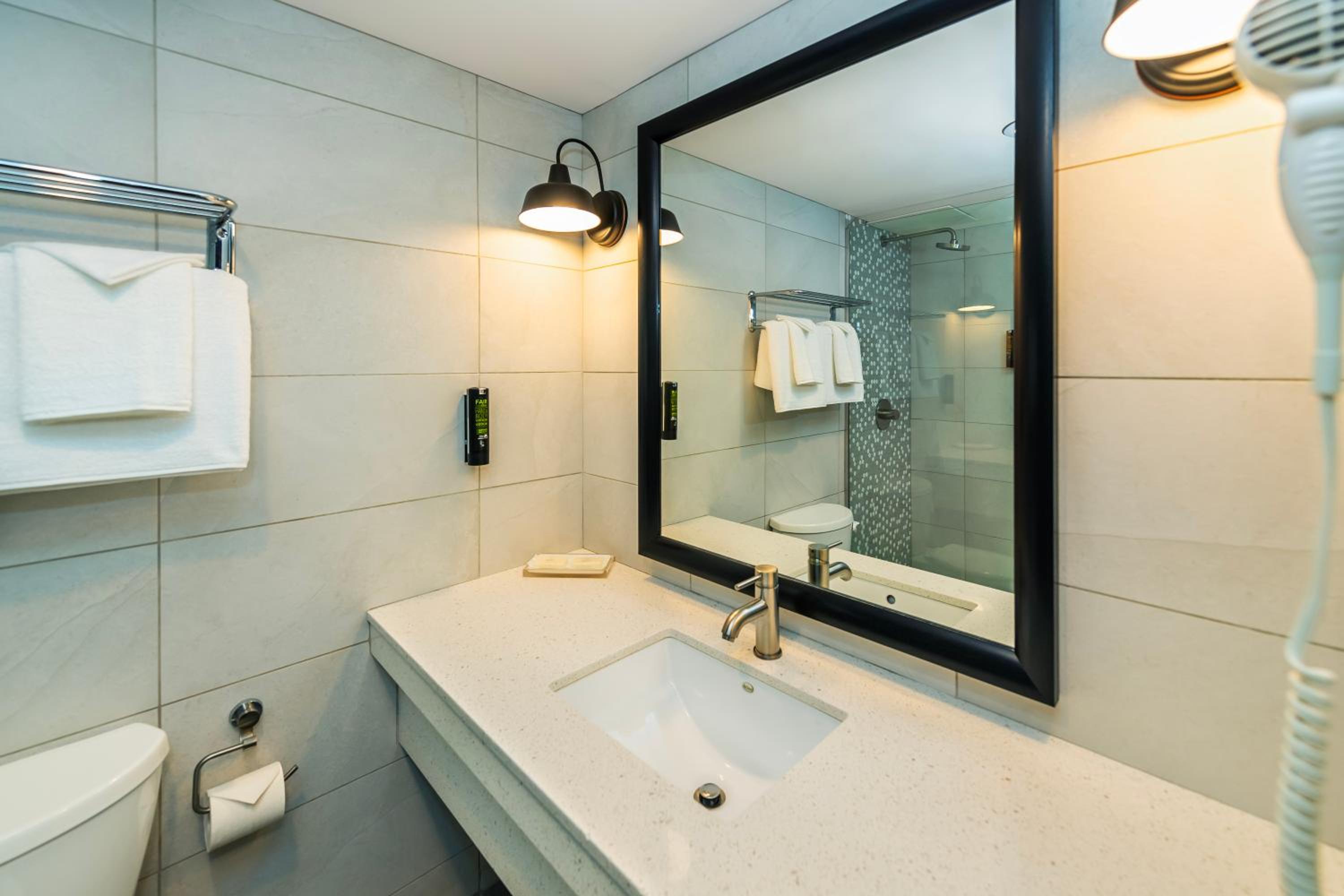 غرفة قياسية بسرير مزدوج، Banff Inn 5/6