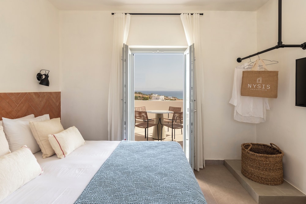 Signature, Suite, King Bed, Sofa
