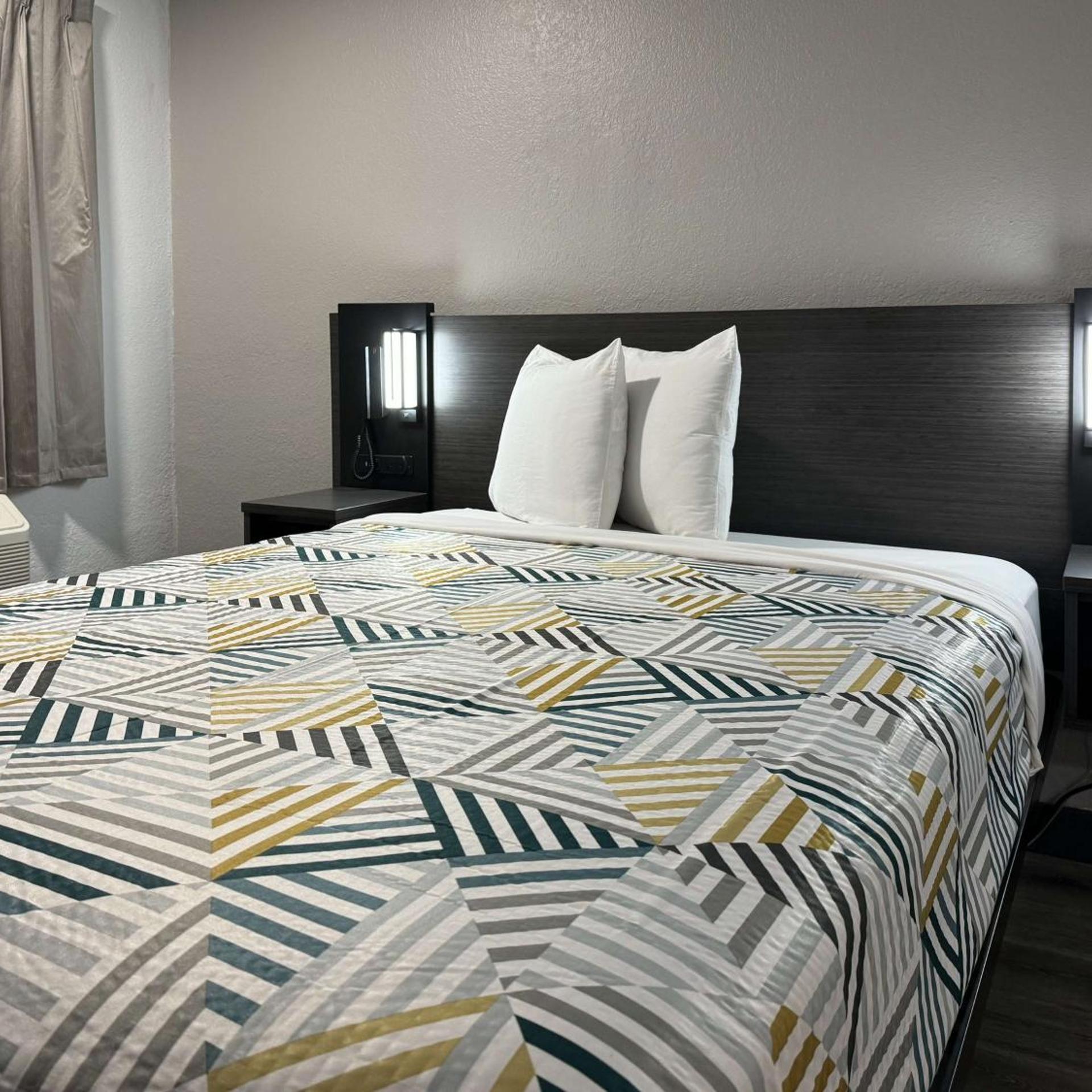 غرفة ديلوكس بسرير كوين، Motel6 Bradenton, FL 7/10
