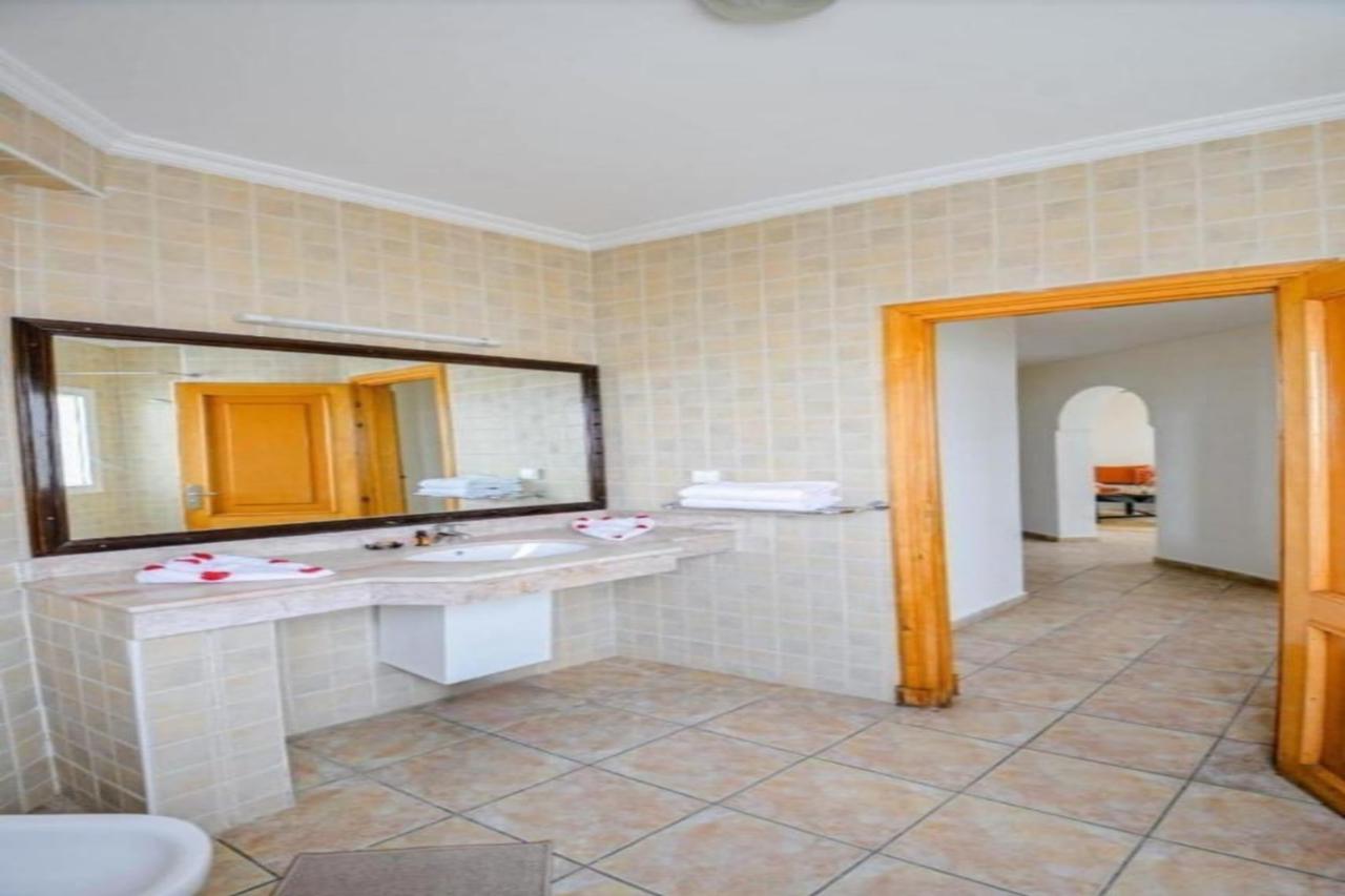 Intouriste Hotel & Suites 72/72
