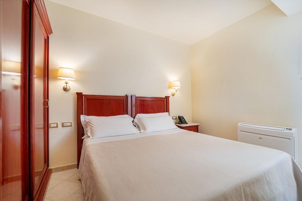 RESIDENCE REGINA ELENA 18/53