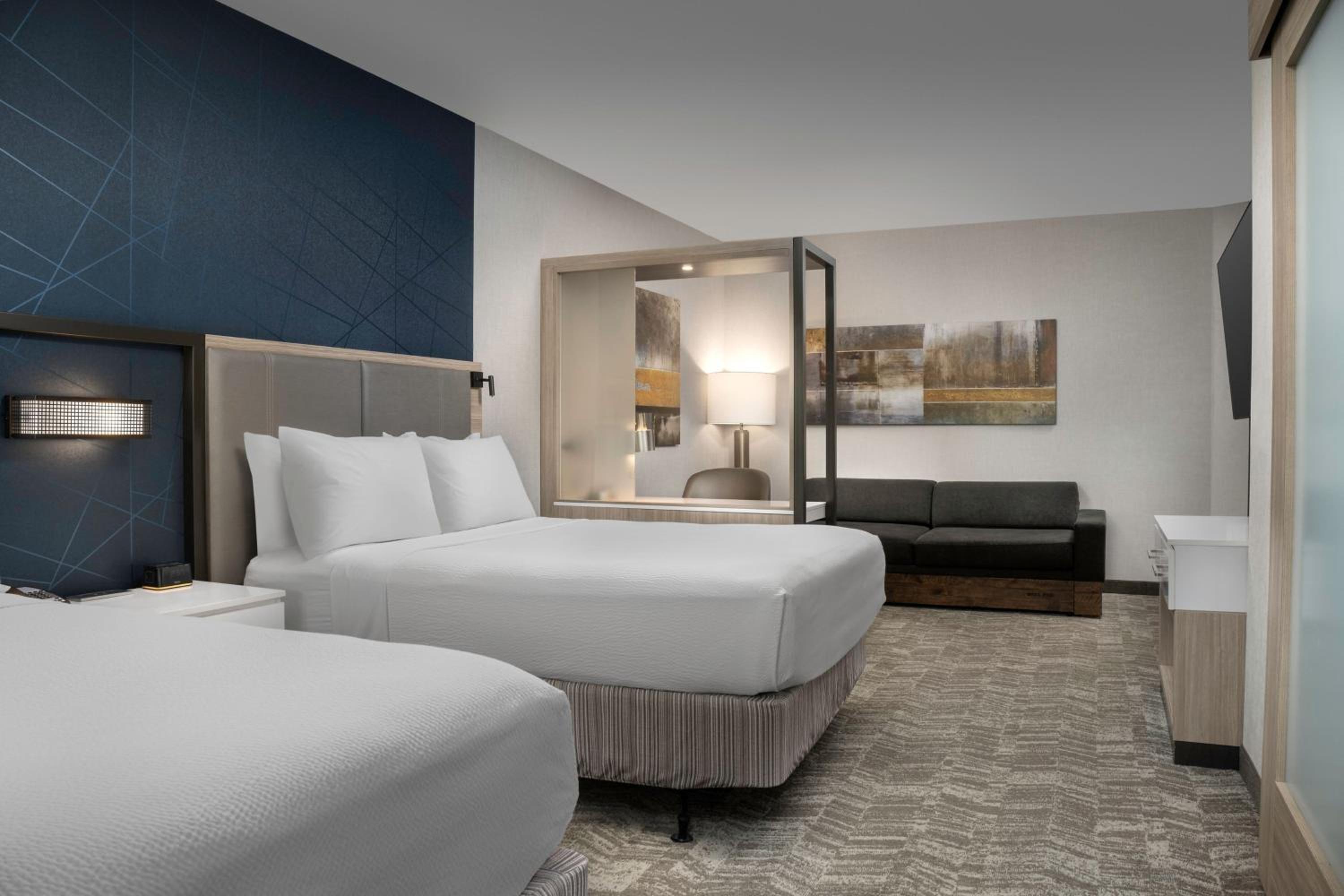 Suite, 2 Trundle Beds