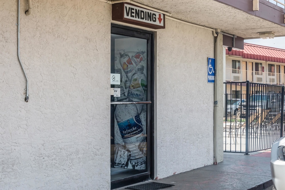 Motel6 Mesquite, TX - Rodeo - Convention Ctr 11/39