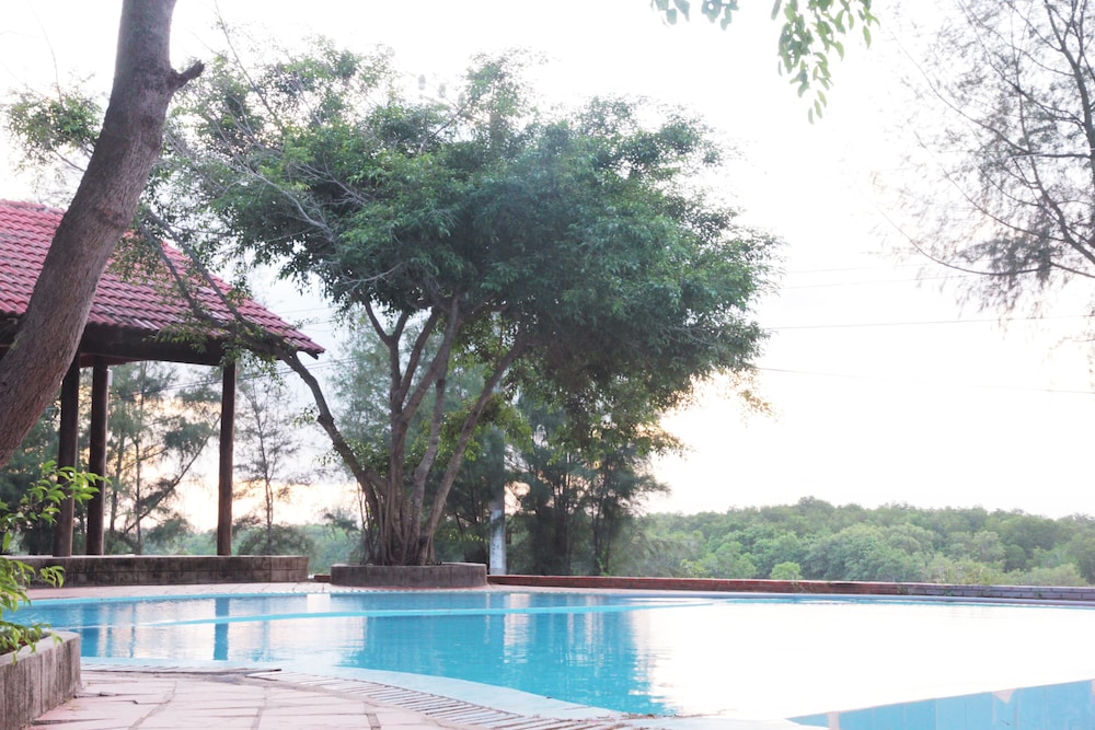The Beach House Resort 35/56