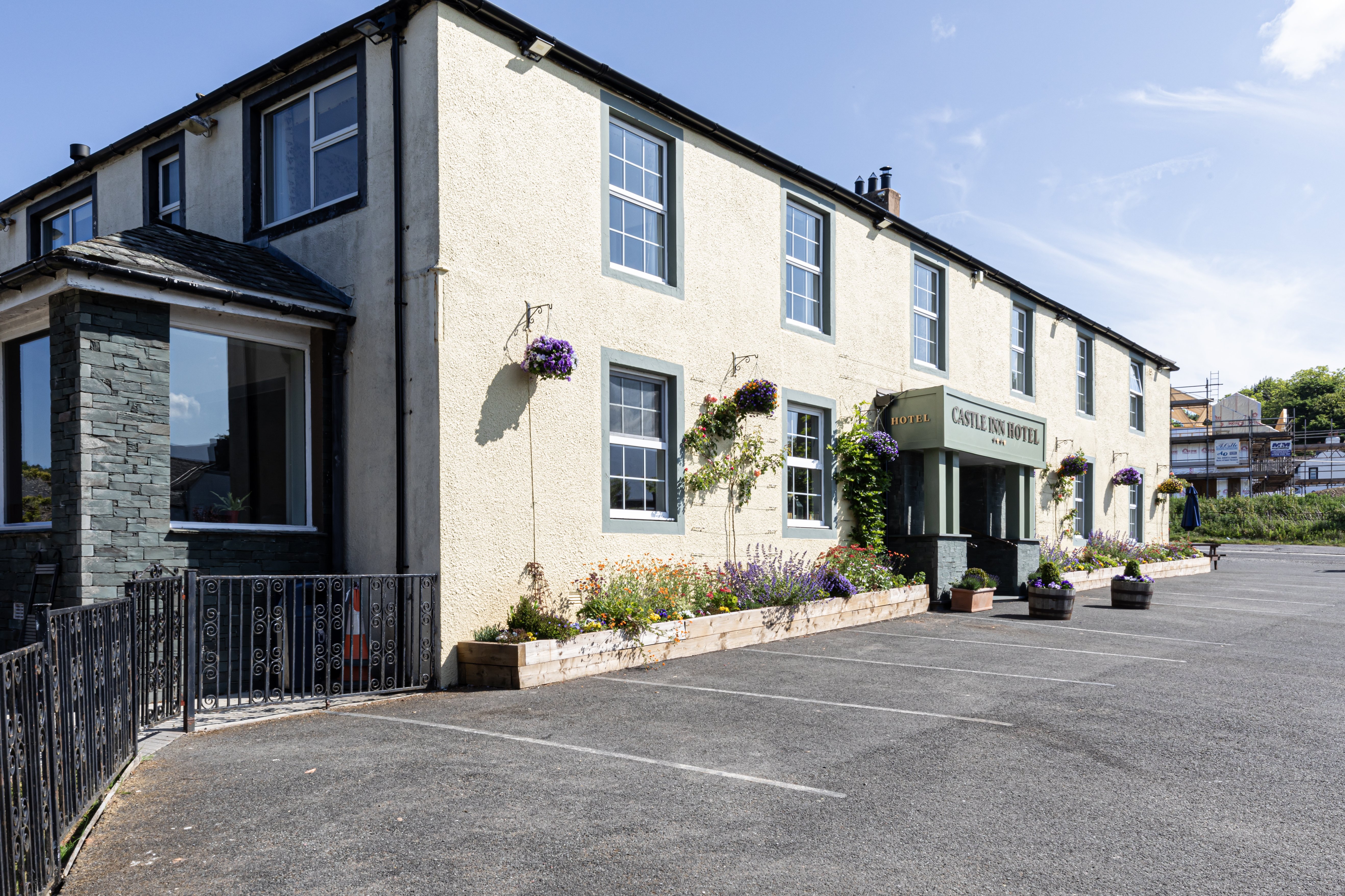 Lake District Castle Inn 39/50