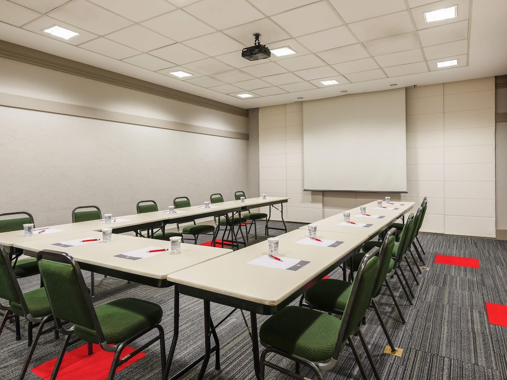 Ibis Sao Carlos 36/48