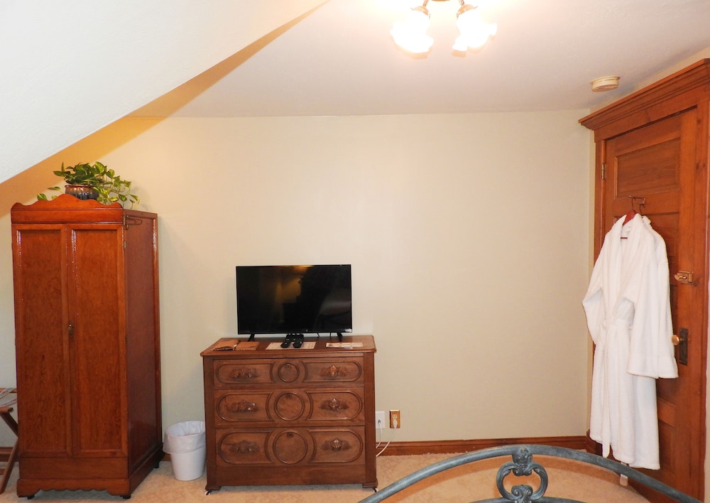Champaign Garden Inn 38/50
