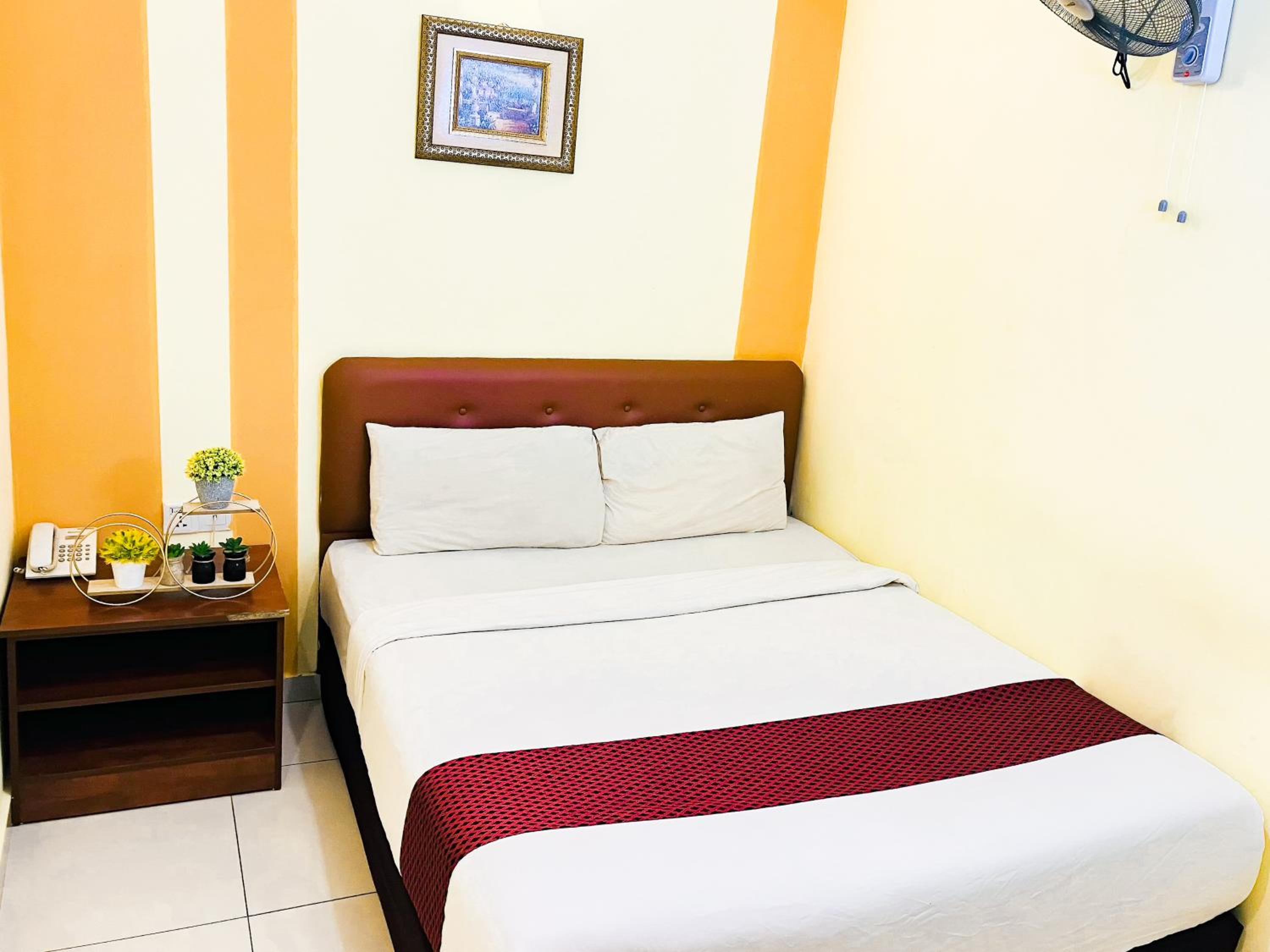 Deluxe, Double Bed, No Window