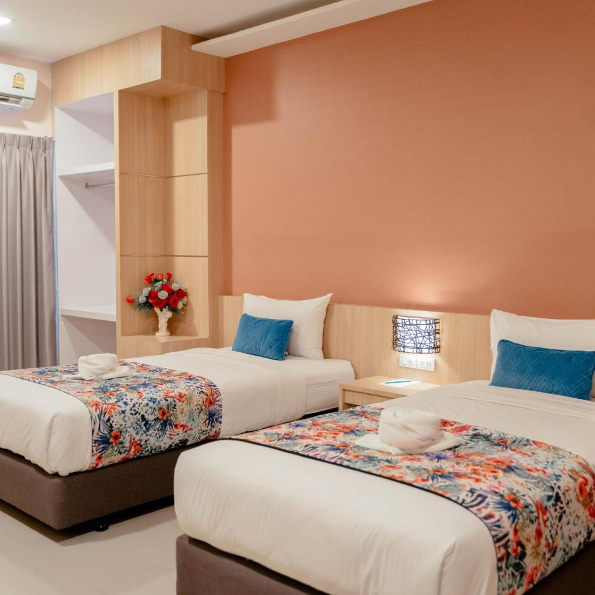 Standard, Twin Beds