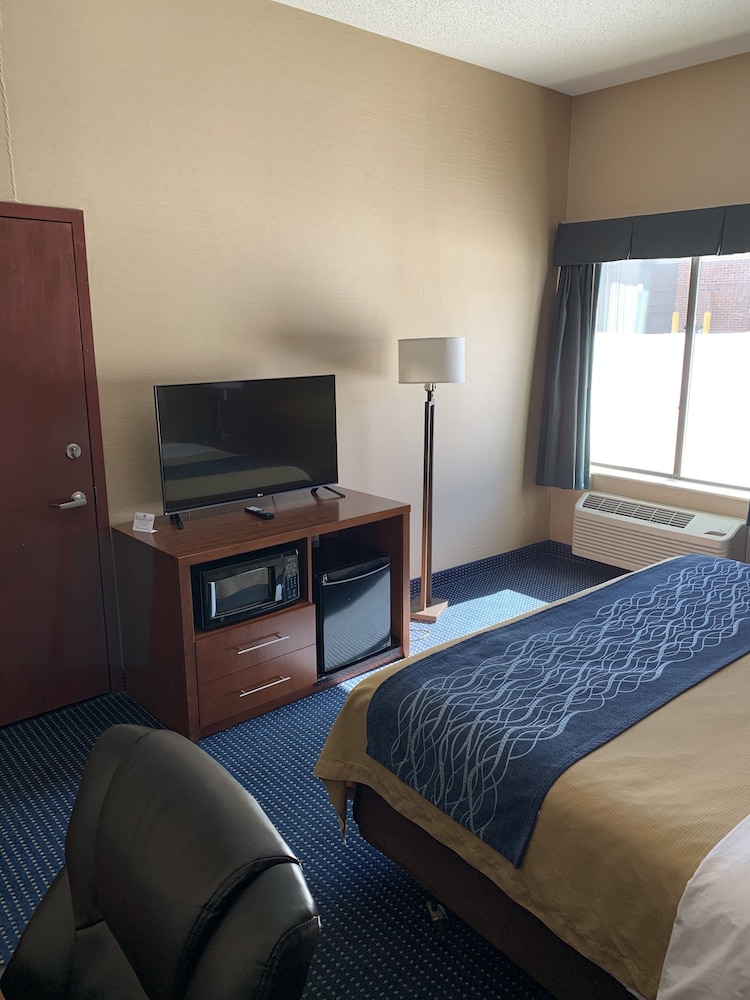 Comfort Inn Crystal Lake - Algonquin 9/33