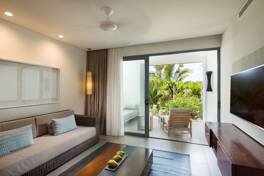 2 Bedrooms, King and Twin Beds, Garden View, Laundry, Kitchenette, Hilton Fiji Beach Resort And Spa 3/8