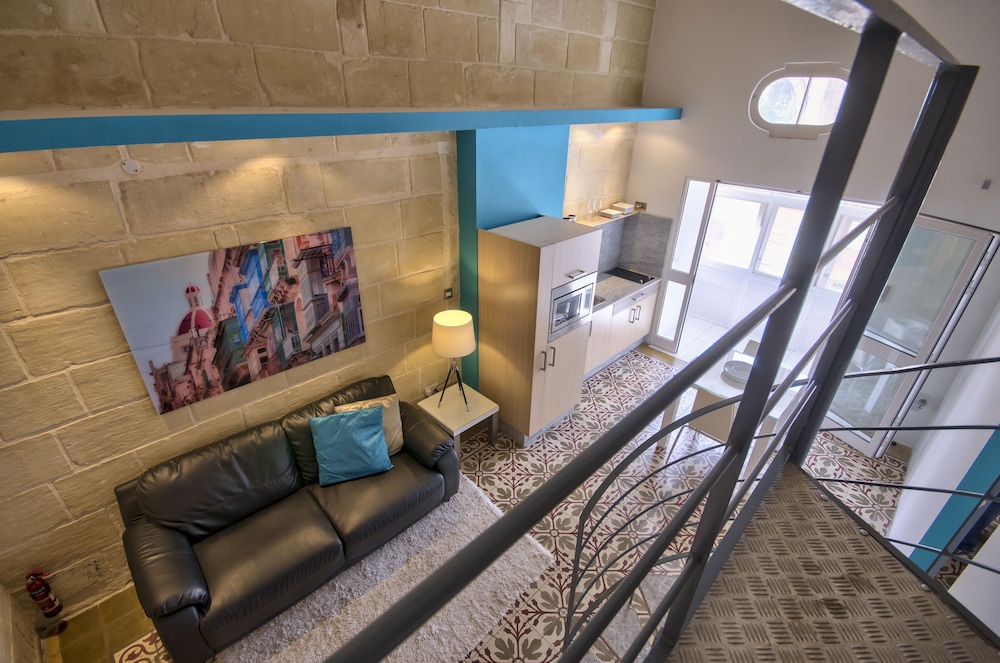 Barrakka Suites 35/50