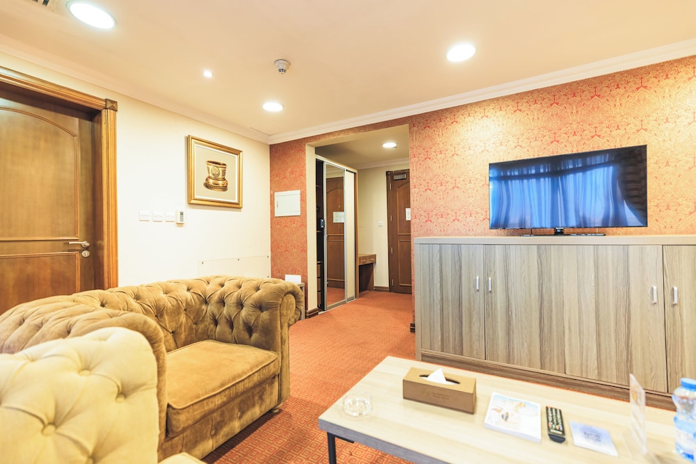 SAPPHIRE PLAZA HOTEL 54/79