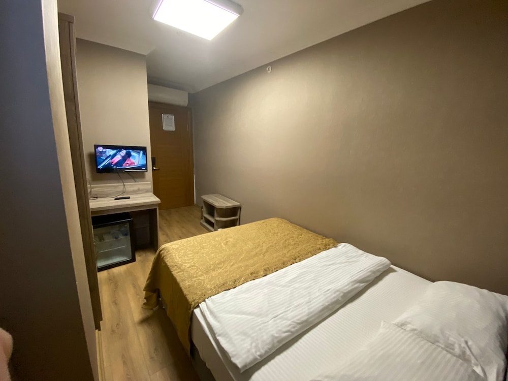 ECONOMY, DOUBLE BED