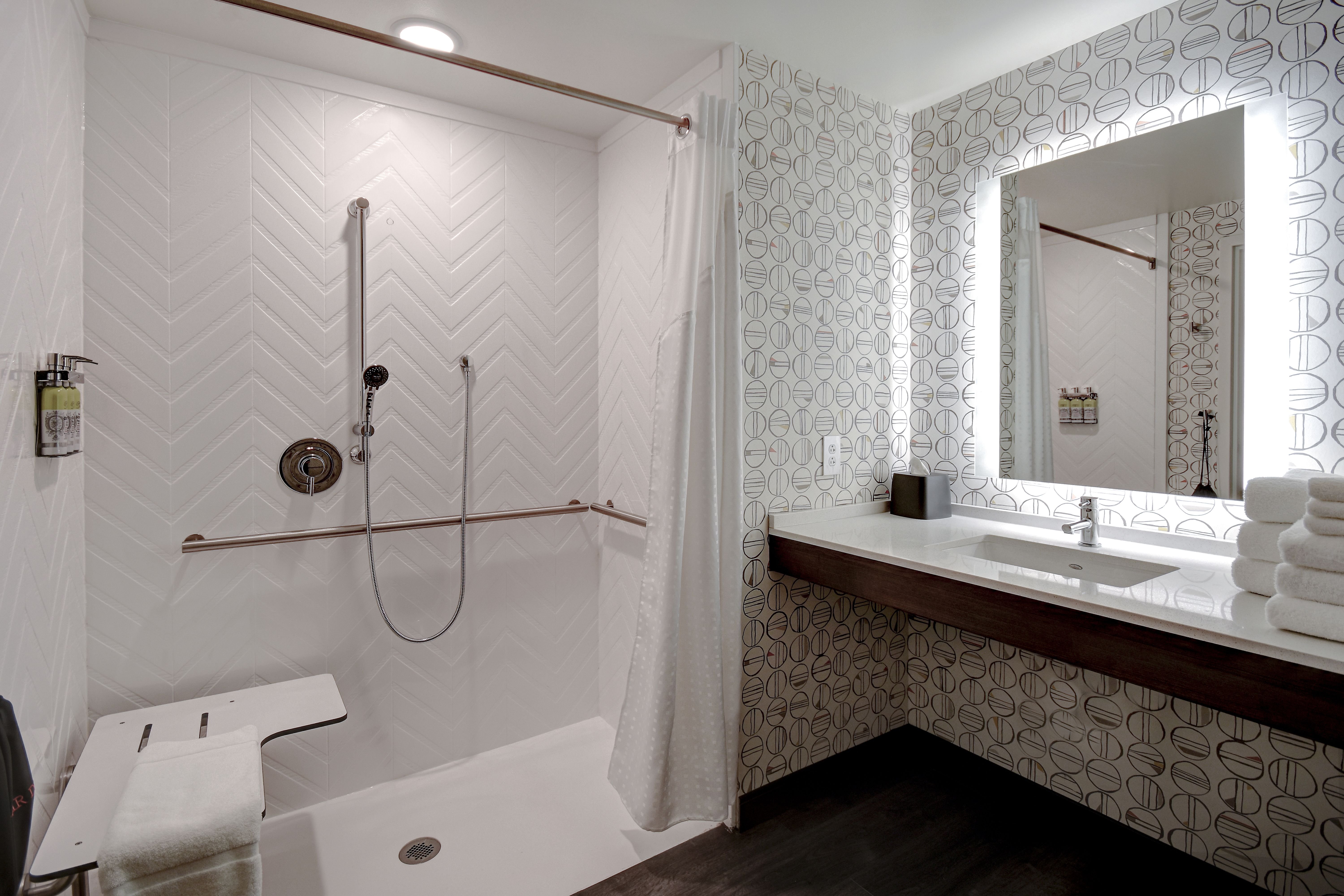 Holiday Inn Erie 62/64