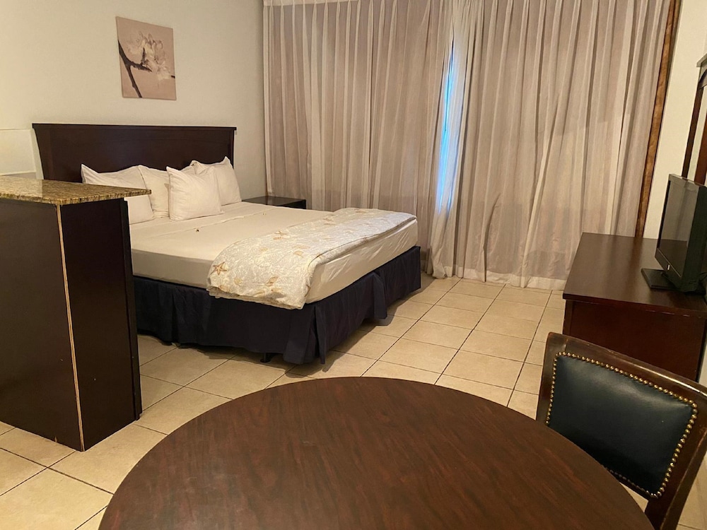 Ocean Front Casablanca Studios with FULL KITCHENS & Beach access By BL Rentals 12/50