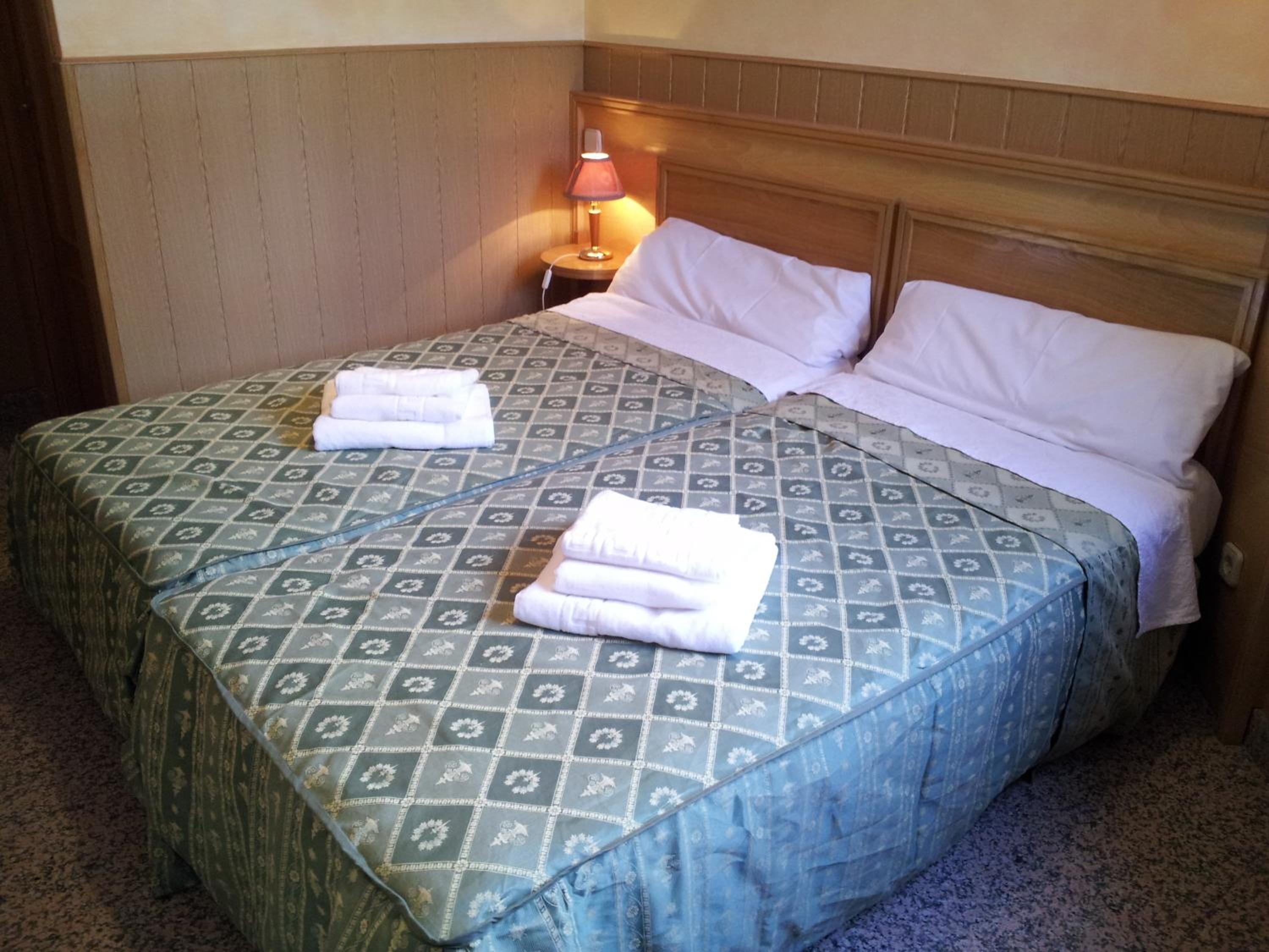 Standard, Twin Beds