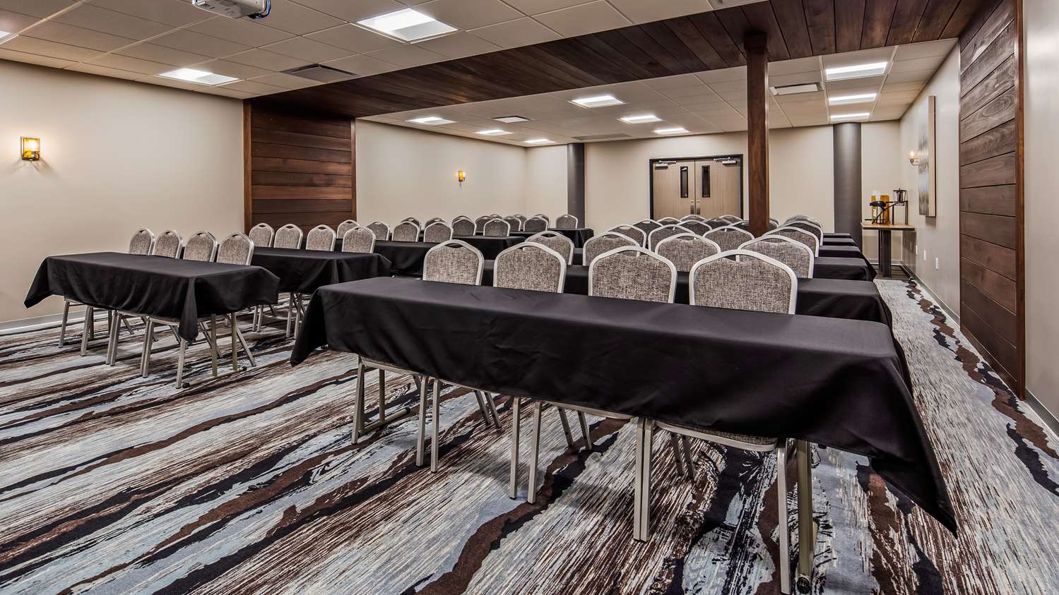 Best Western Premier Ankeny Hotel 37/43