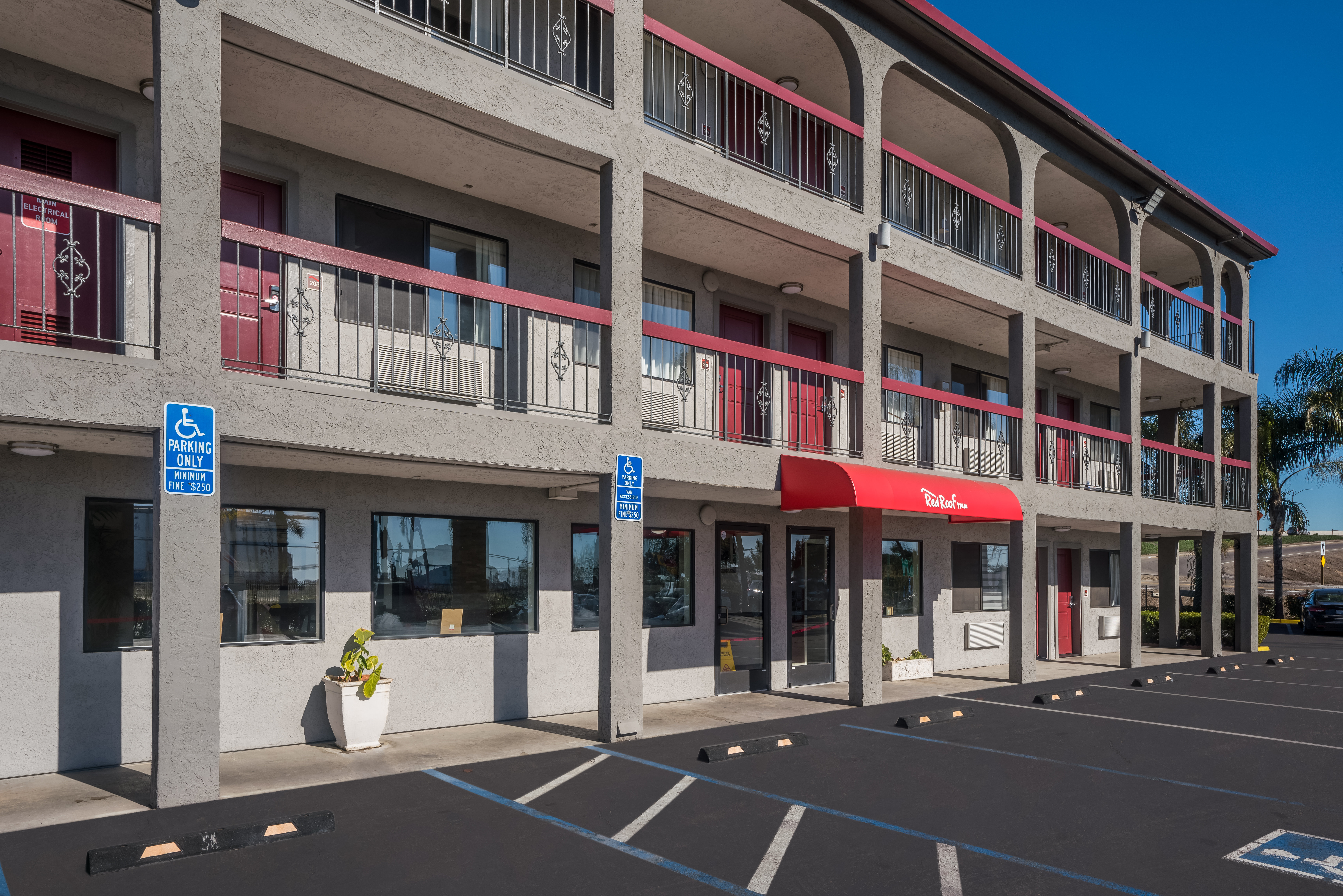 Red Roof Inn Stockton 33/33
