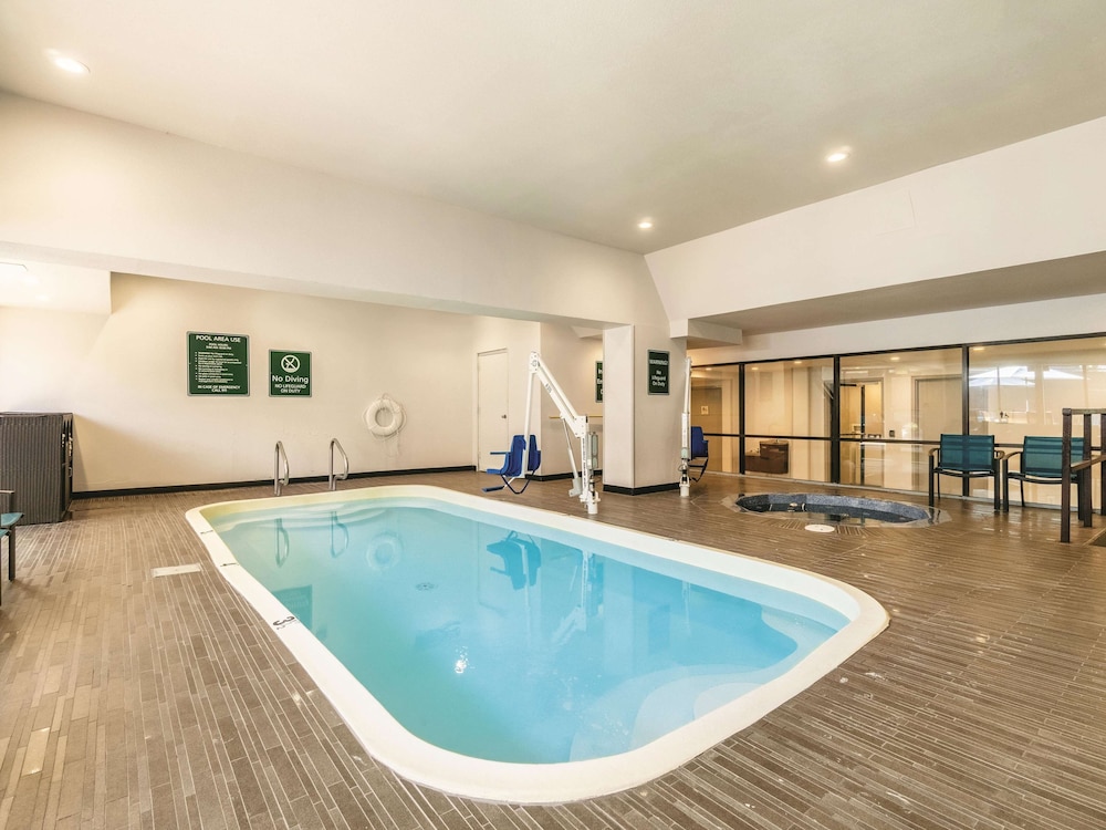 La Quinta Inn & Suites by Wyndham Glenwood Springs 33/56