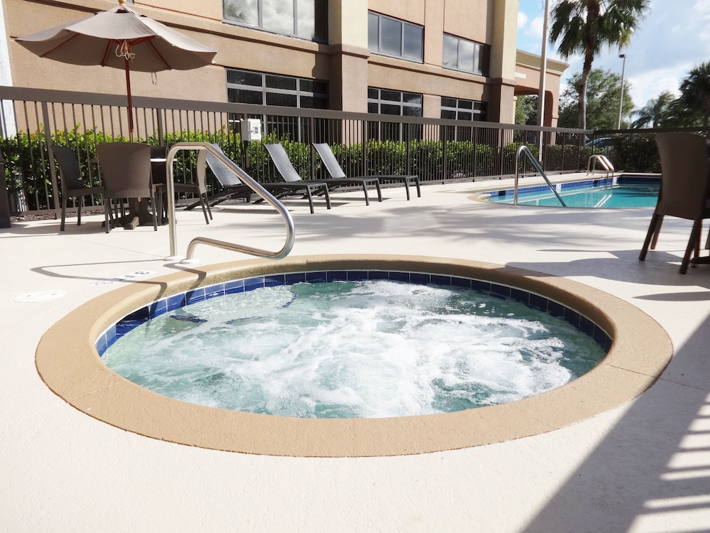 Hampton Inn And Suites Port St. Lucie West 6/53