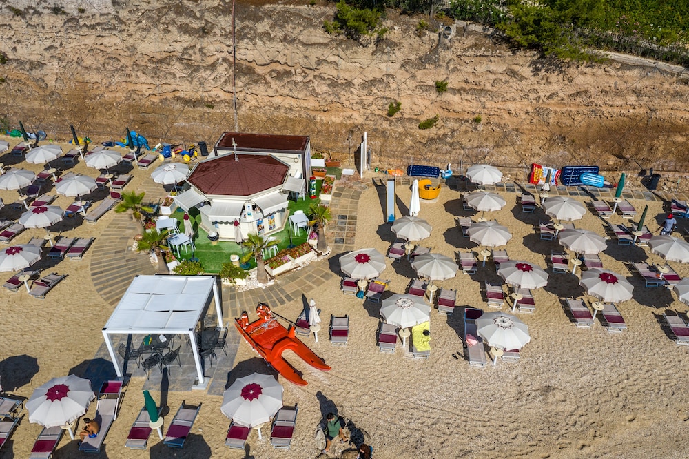 VILLAGGIO BAIA DEL MONACO 28/55