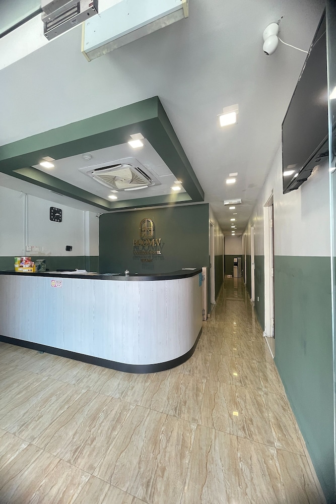 Room V @ Jalan Megat by ZUZU 4/29
