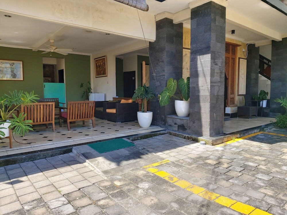 Radha Bali Hotel 64/70