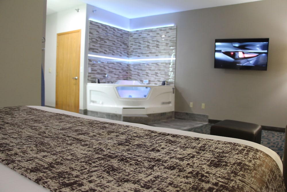 Westbridge Inn & Suites Carrollton 17/18