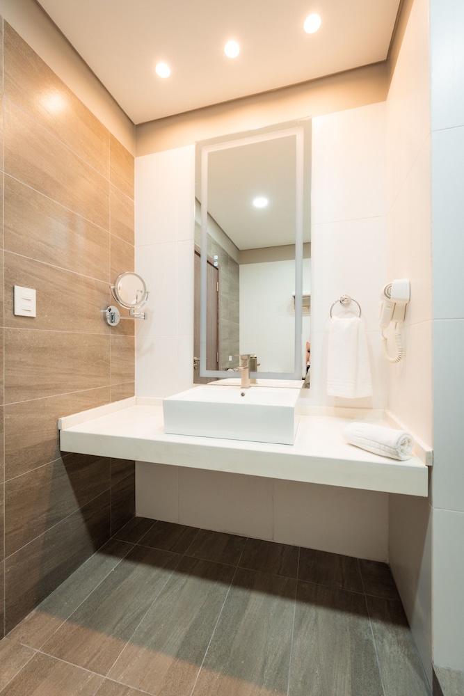 Tryp by Wyndham Asuncion 51/52